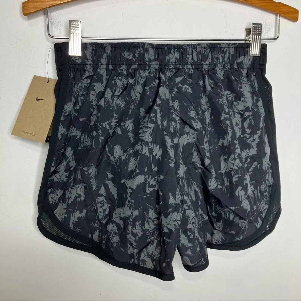 Nike Dri fit tempo shorts athletic activewear women’s size XS zero to move new‎
